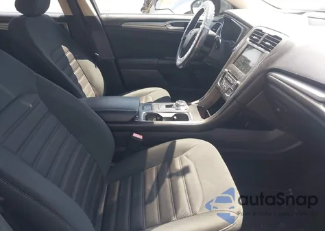 2018 Ford Fusion Hybrid Se z USA, uszkodzony, nr VIN 3FA6P0LU9JR221317